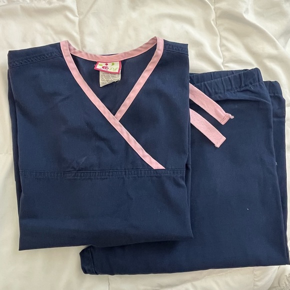 Peaches Uniforms Other - IZZY Scrubs by peaches uniform. Size XS
